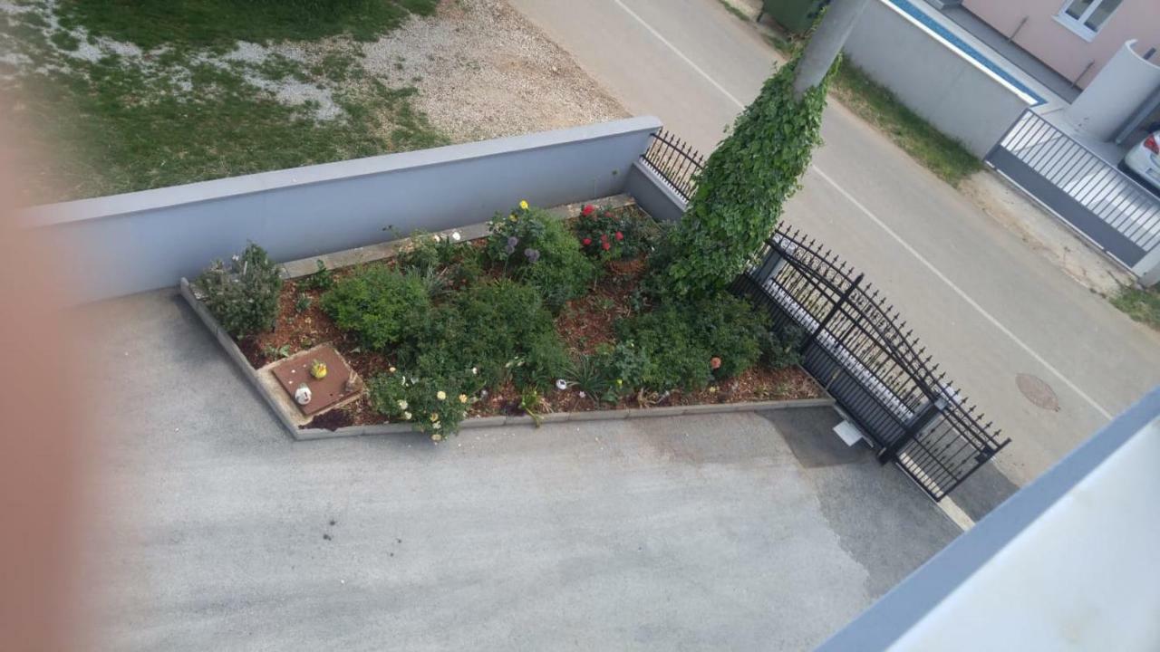 פורץ Apartman Janja מראה חיצוני תמונה
