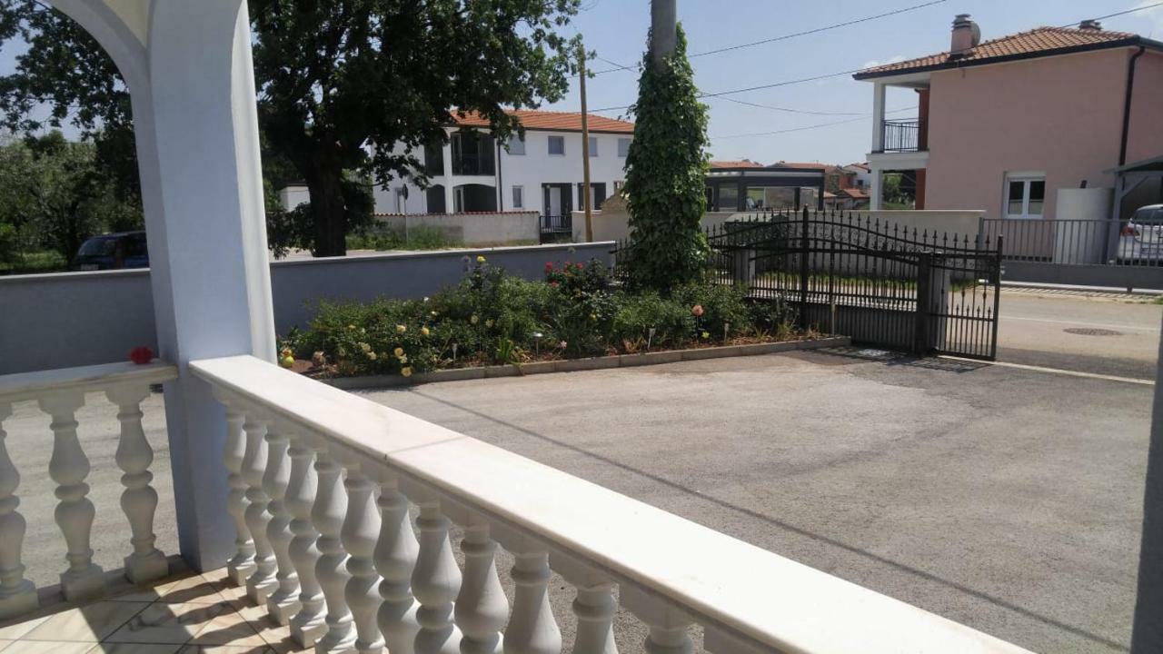 פורץ Apartman Janja מראה חיצוני תמונה
